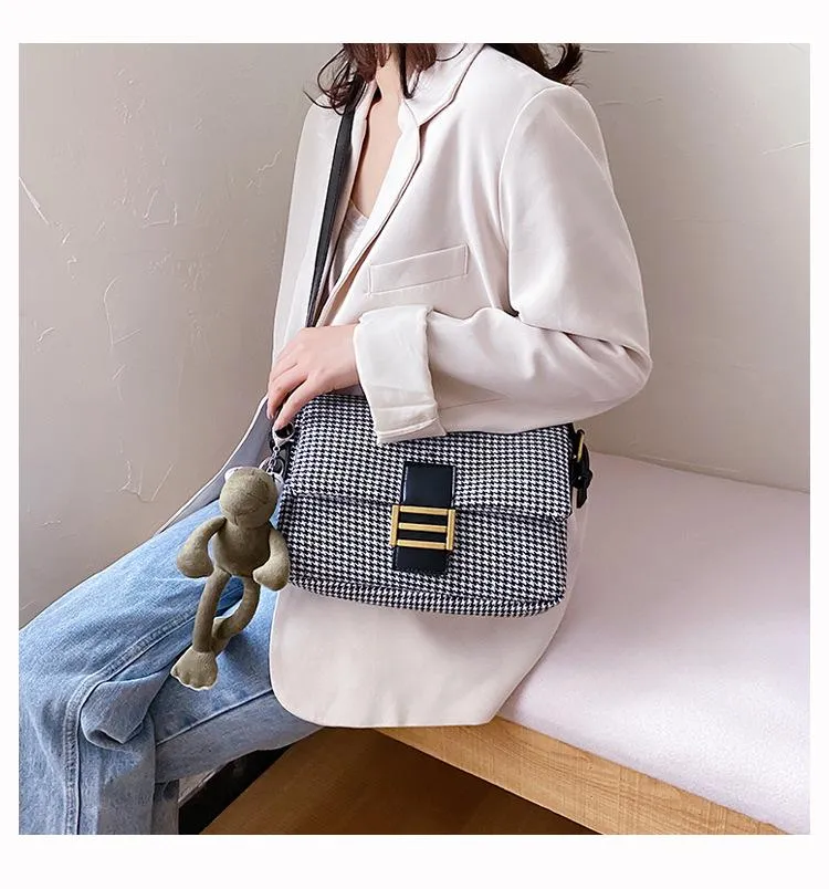 CE - 2021  Women Lattice Shoulder Crossbody Bag